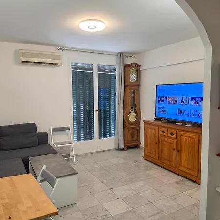 Renovated 3-room With Parking