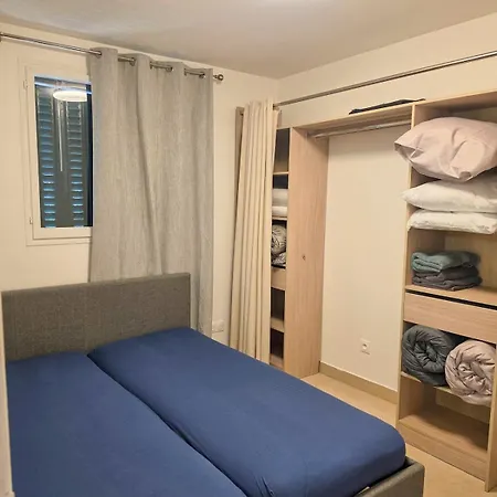 Renovated 3-room With Parking アパート ヴァロリス