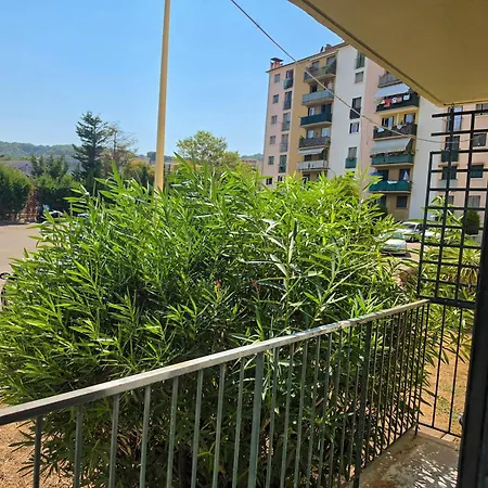 Renovated 3-room With Parking *